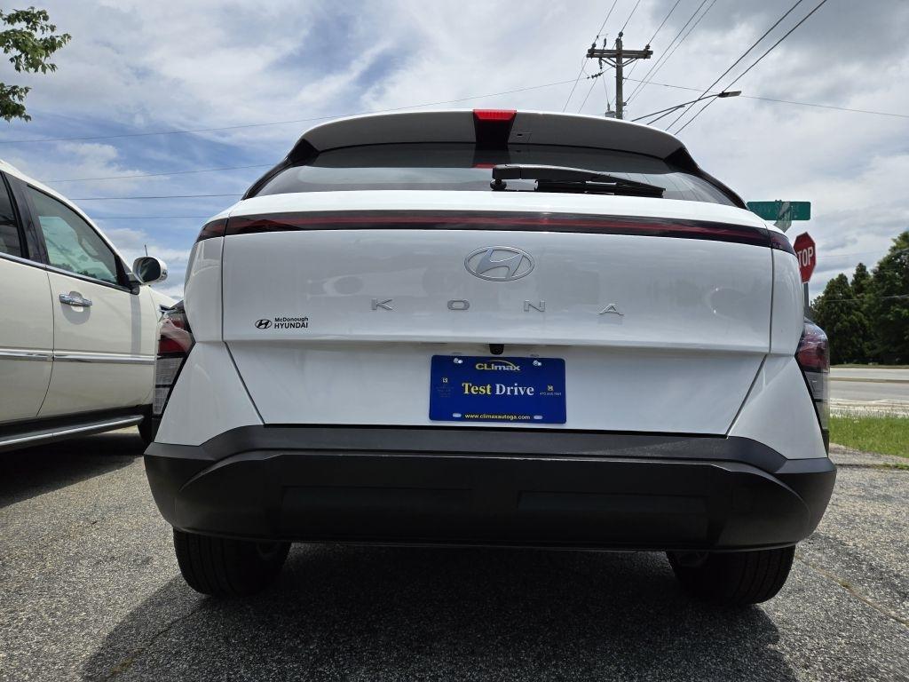 Hyundai Kona SE 2025