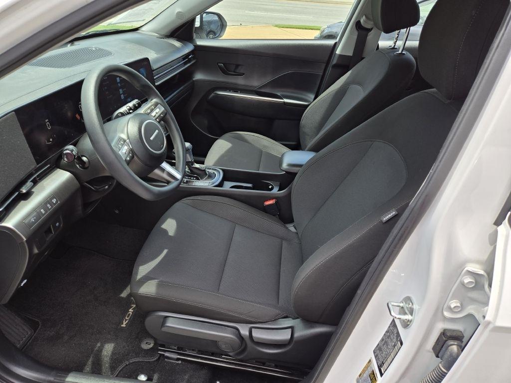 Hyundai Kona SE 2025