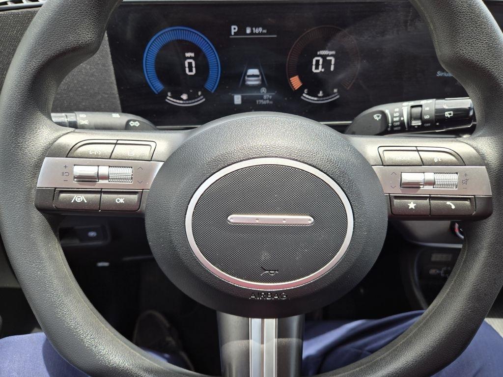 Hyundai Kona SE 2025