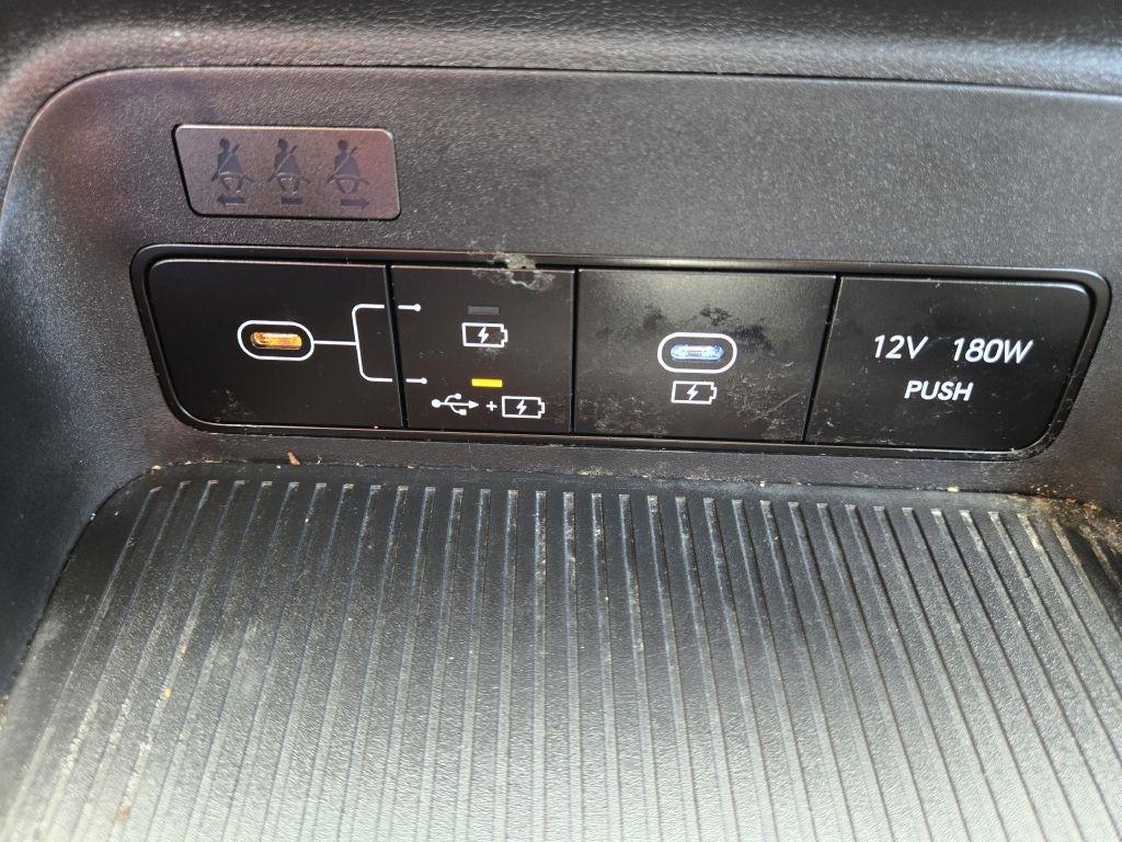 Hyundai Kona SE 2025