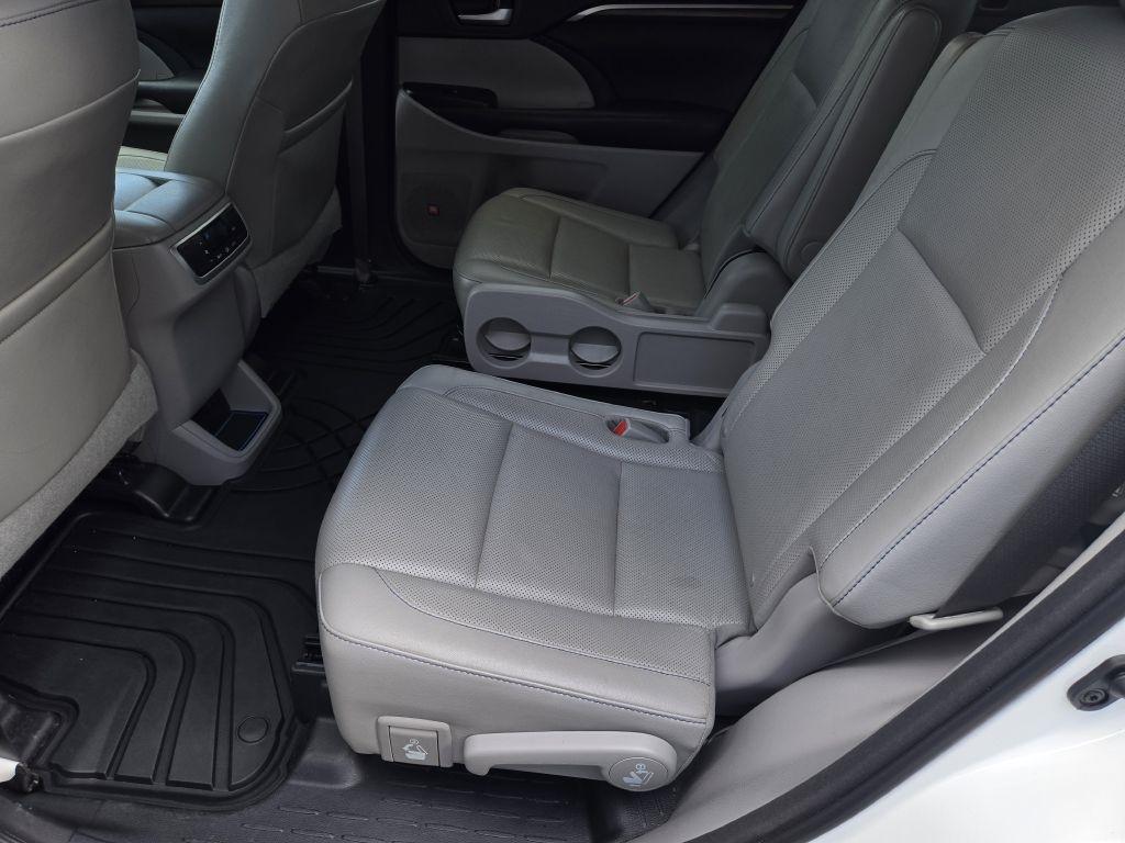 Toyota Highlander Limited FWD V6 2016