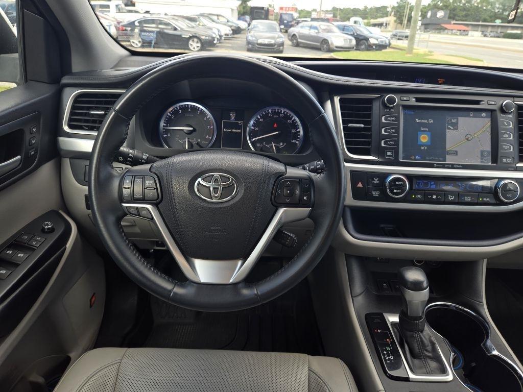 Toyota Highlander Limited FWD V6 2016
