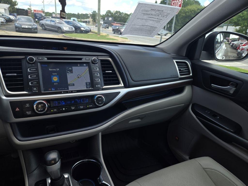 Toyota Highlander Limited FWD V6 2016