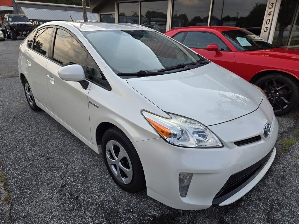 Toyota Prius Two 2015