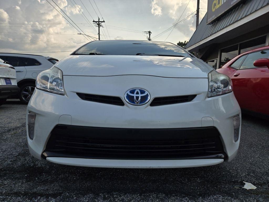Toyota Prius Two 2015
