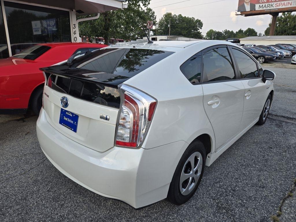 Toyota Prius Two 2015
