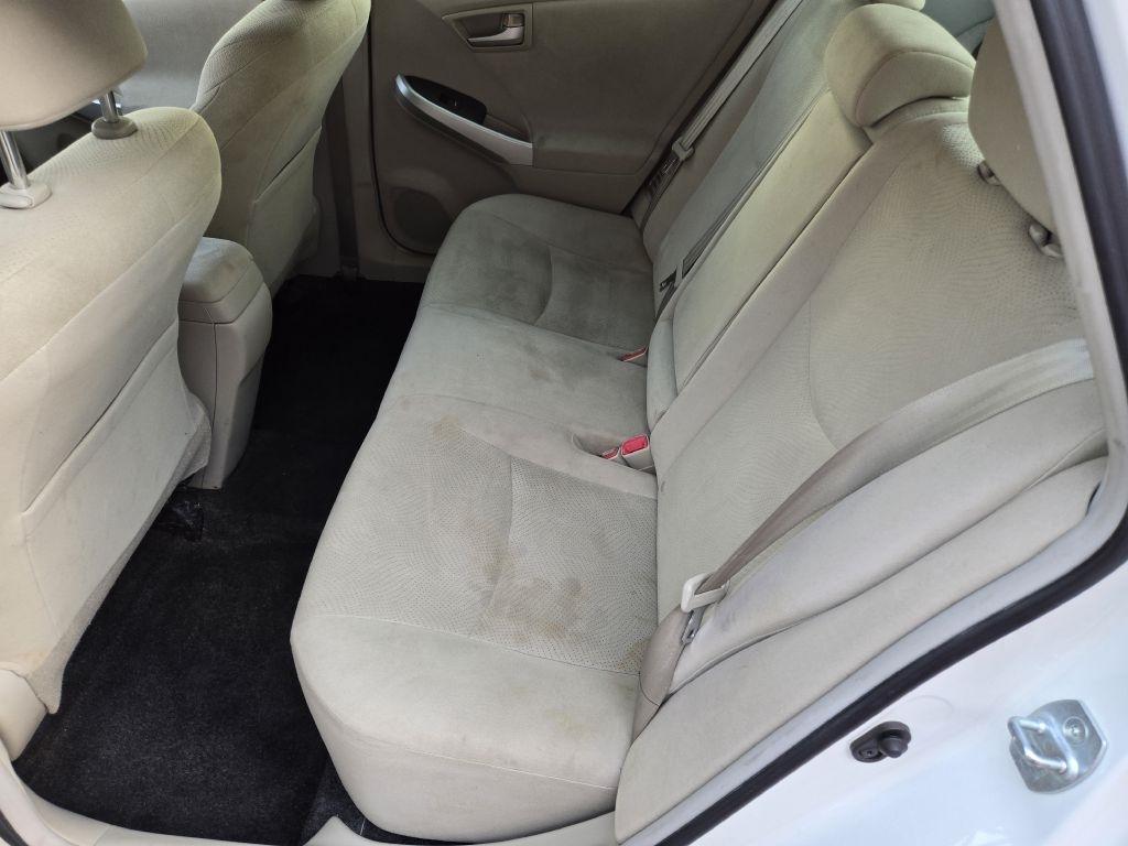 Toyota Prius Two 2015