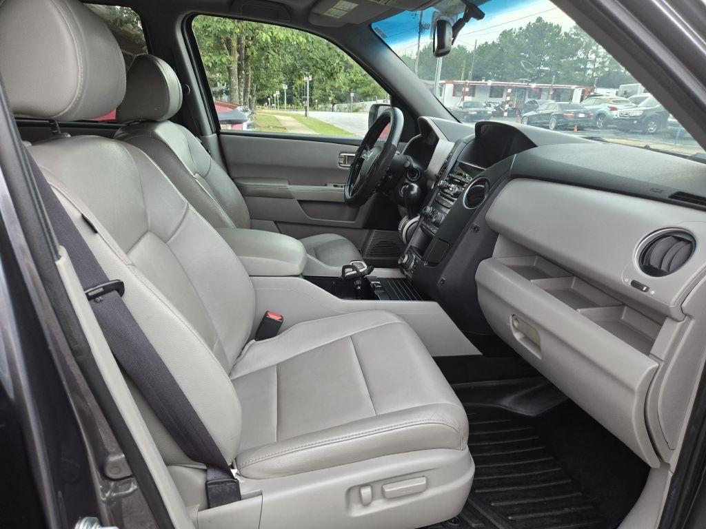 Honda Pilot Touring 2WD 5-Spd AT with DVD 2014