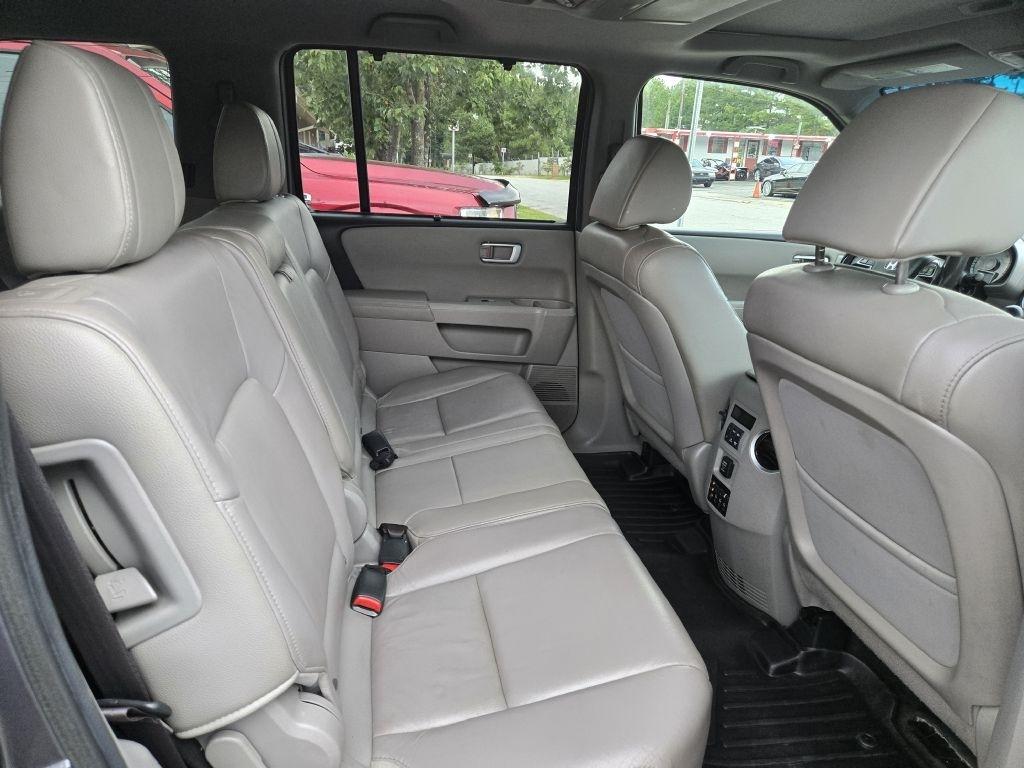 Honda Pilot Touring 2WD 5-Spd AT with DVD 2014