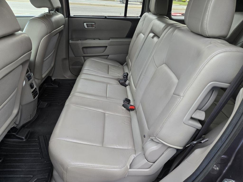 Honda Pilot Touring 2WD 5-Spd AT with DVD 2014