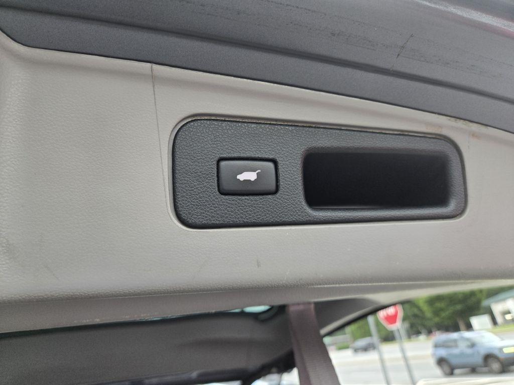 Honda Pilot Touring 2WD 5-Spd AT with DVD 2014