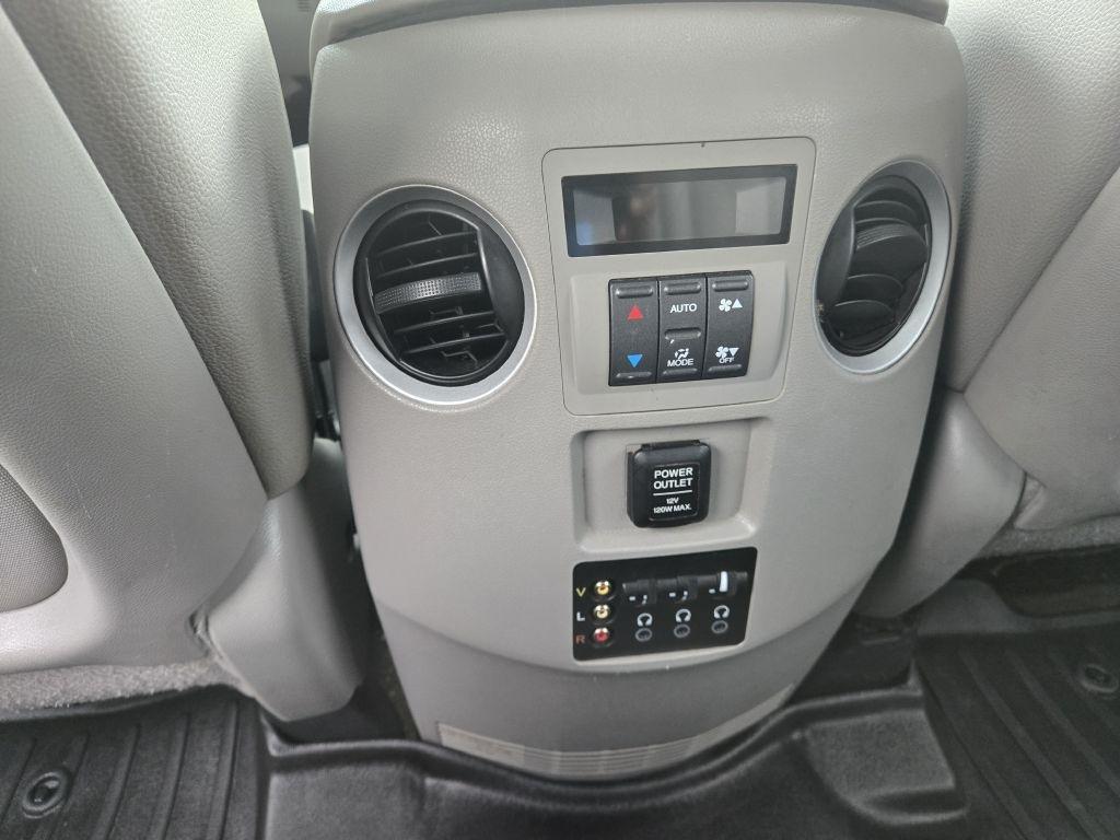 Honda Pilot Touring 2WD 5-Spd AT with DVD 2014