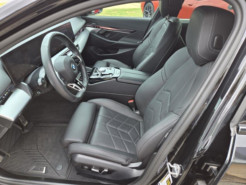 BMW 5-Series 540i xDrive 2024