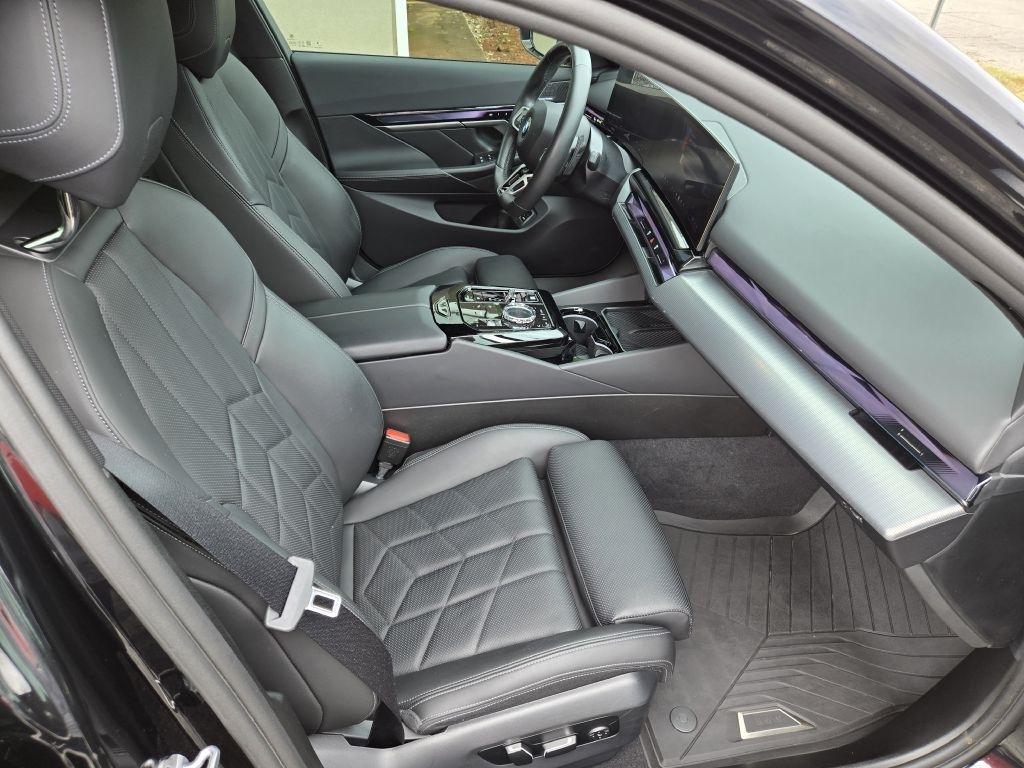 BMW 5-Series 540i xDrive 2024