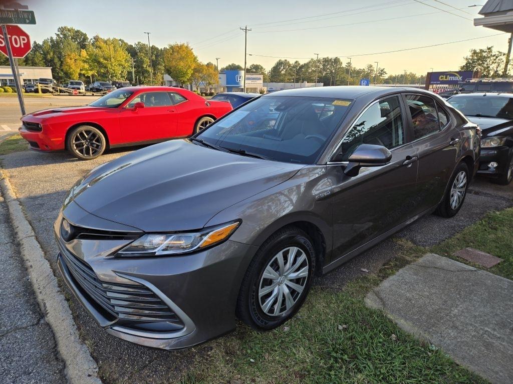 Toyota Camry Hybrid LE 2021