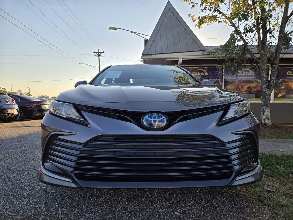 Toyota Camry Hybrid LE 2021