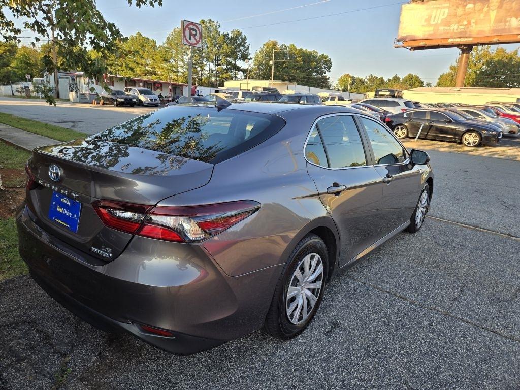 Toyota Camry Hybrid LE 2021