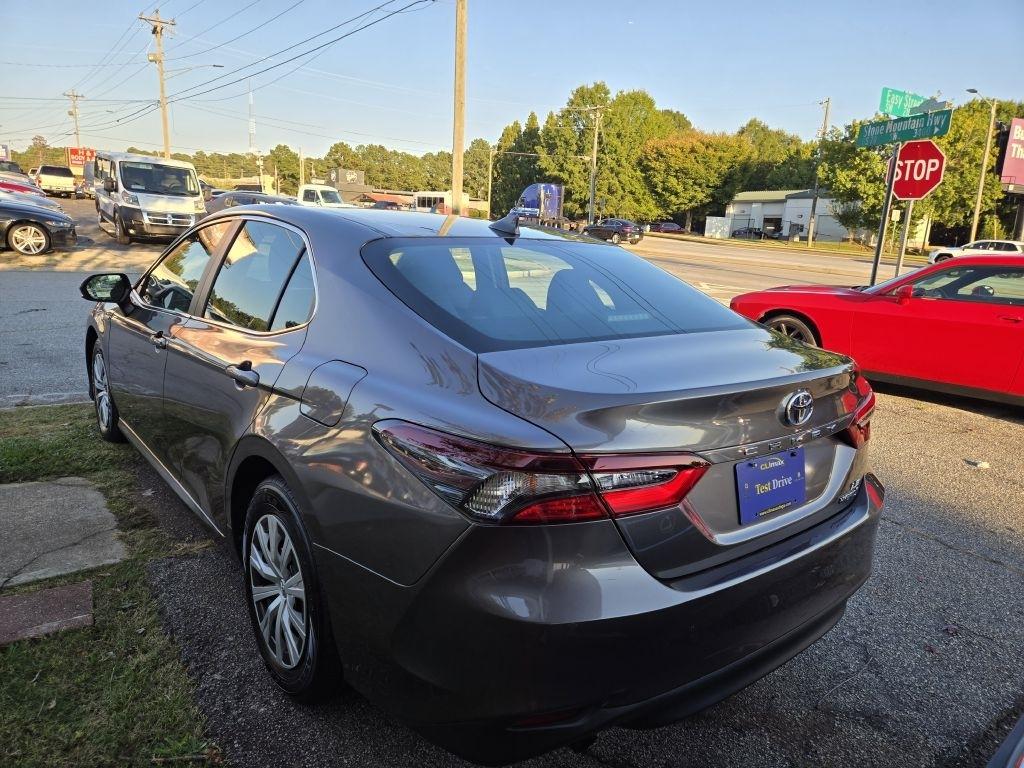 Toyota Camry Hybrid LE 2021