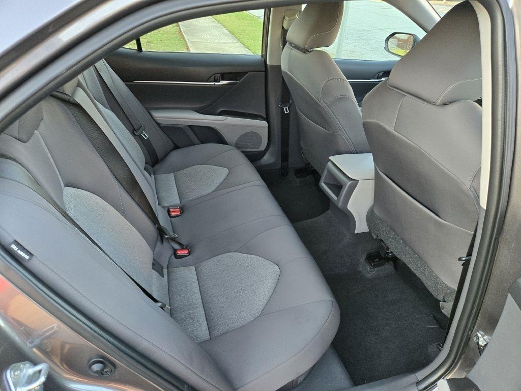 Toyota Camry Hybrid LE 2021