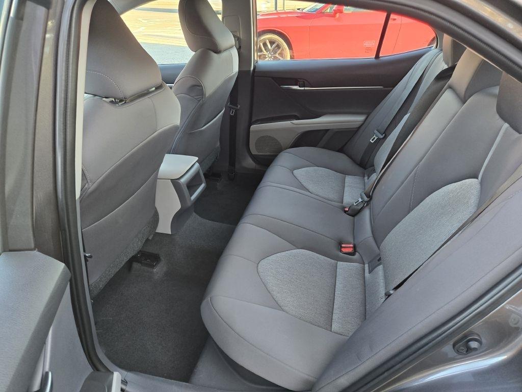 Toyota Camry Hybrid LE 2021