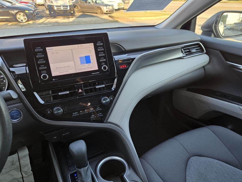 Toyota Camry Hybrid LE 2021