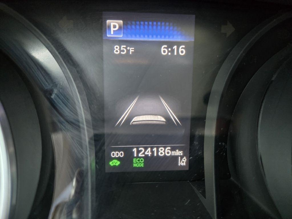 Toyota Camry Hybrid LE 2021