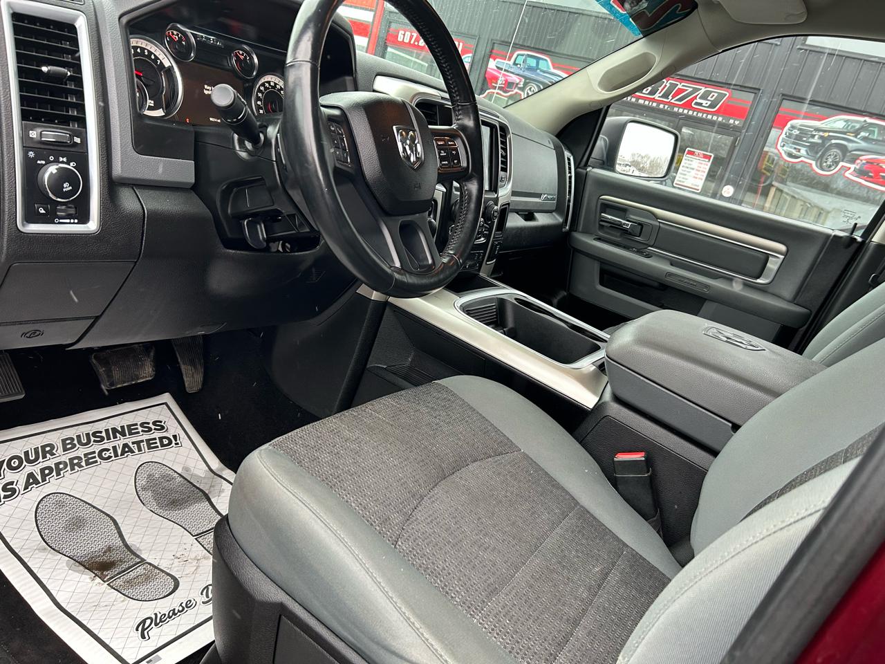 RAM 1500 Classic Tradesman Crew Cab SWB 4WD 2019