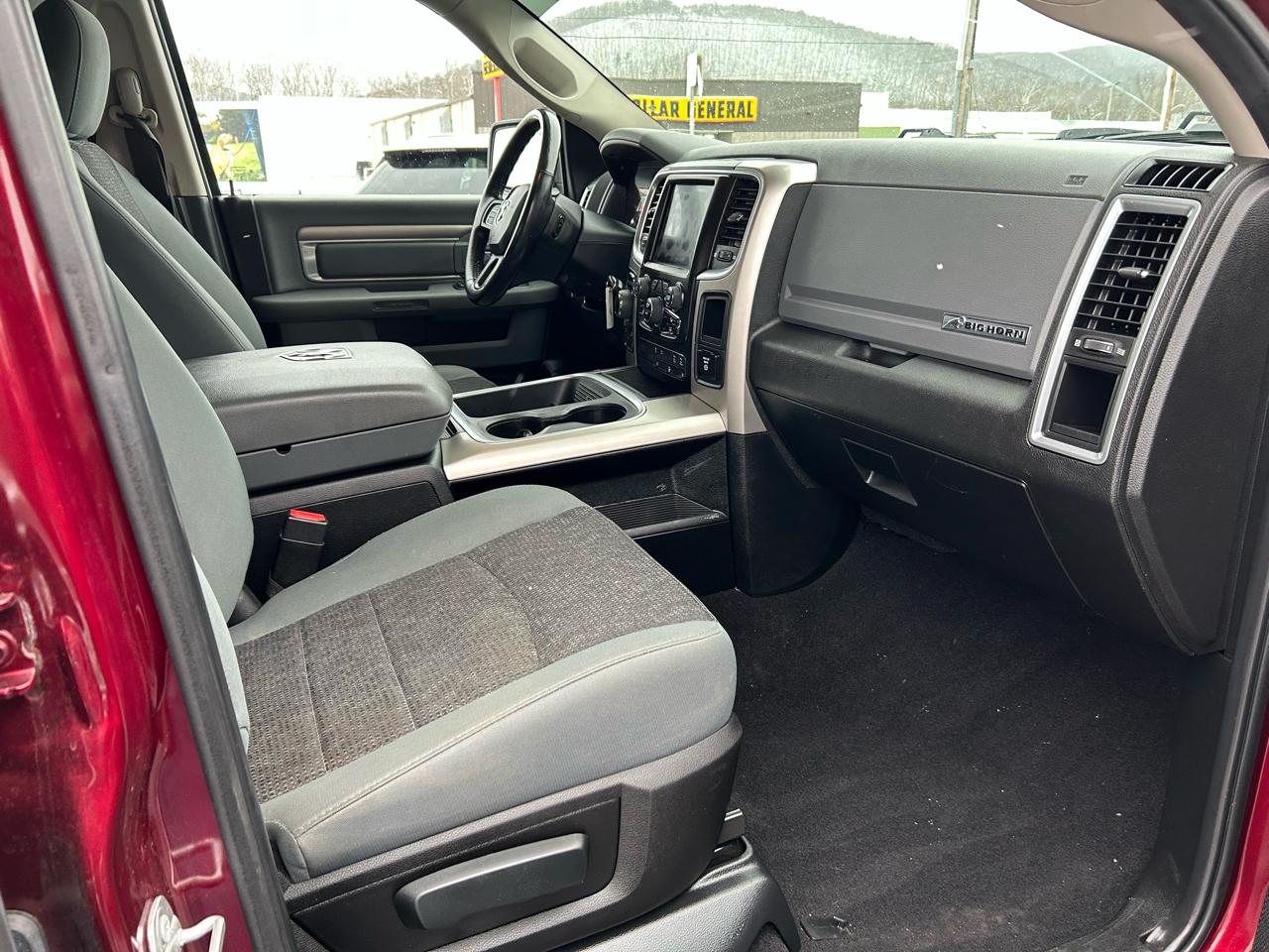 RAM 1500 Classic Tradesman Crew Cab SWB 4WD 2019