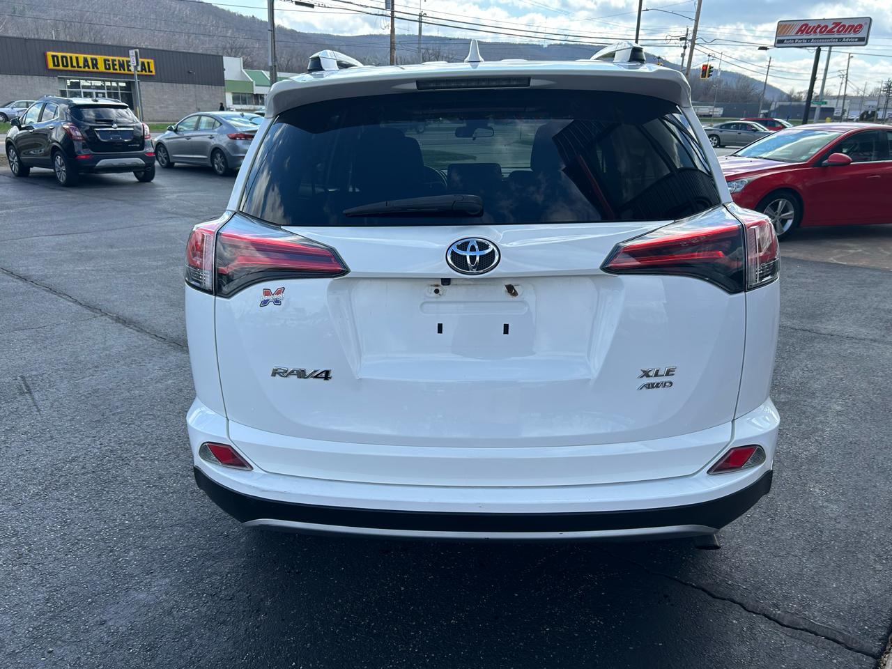 Toyota RAV4 XLE AWD 2017