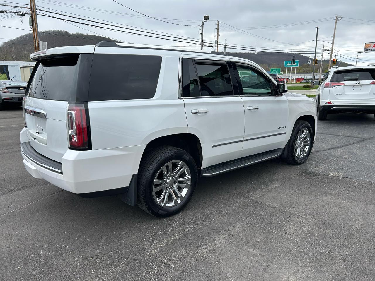 GMC Yukon Denali 4WD 2016