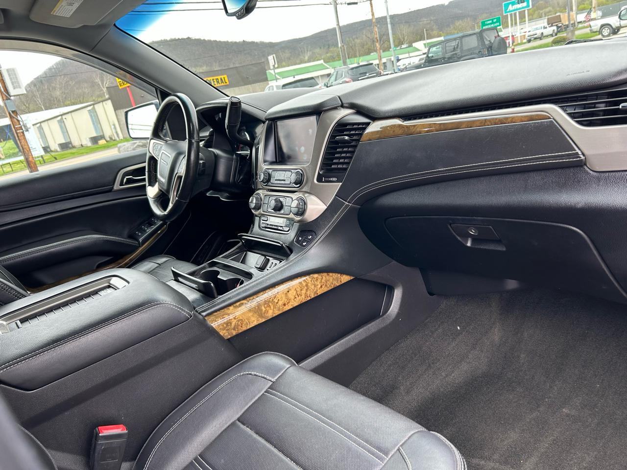 GMC Yukon Denali 4WD 2016