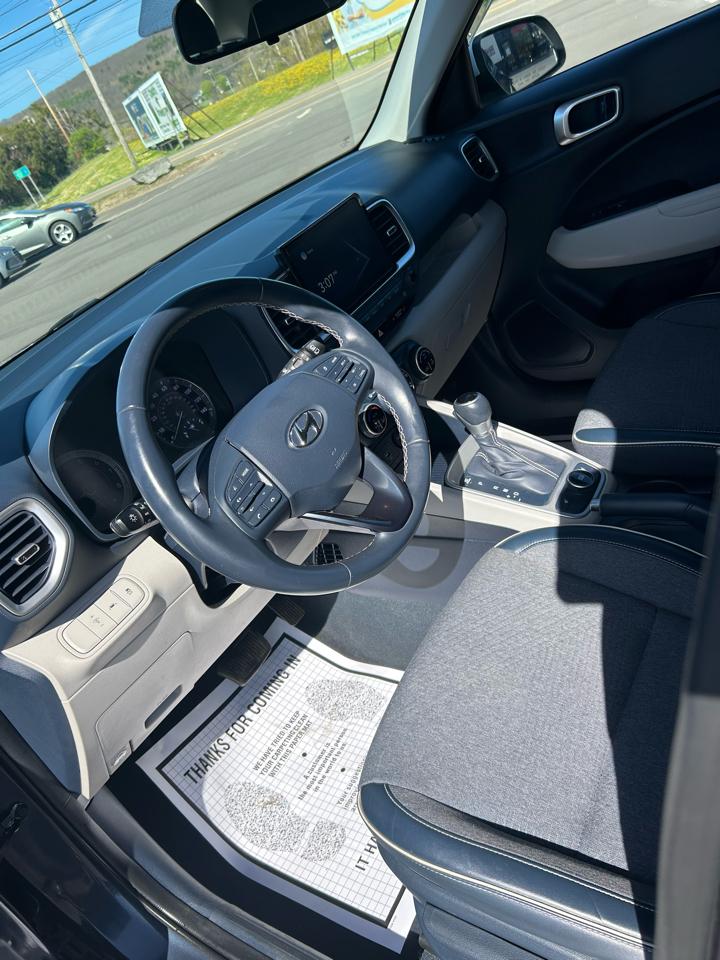 Hyundai Venue SEL 2021