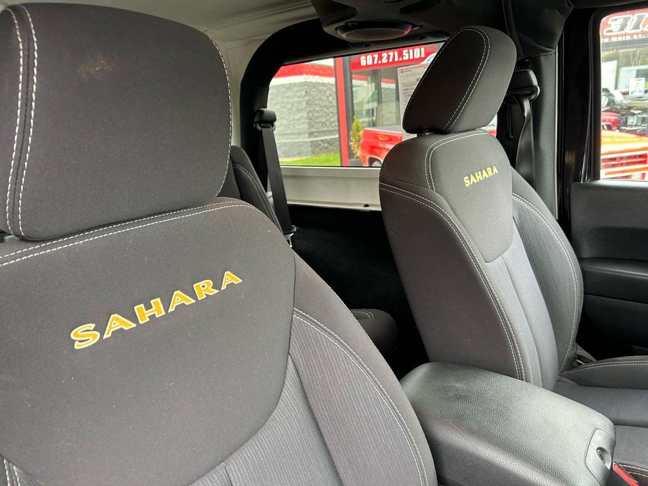Jeep Wrangler Sahara 4WD 2013