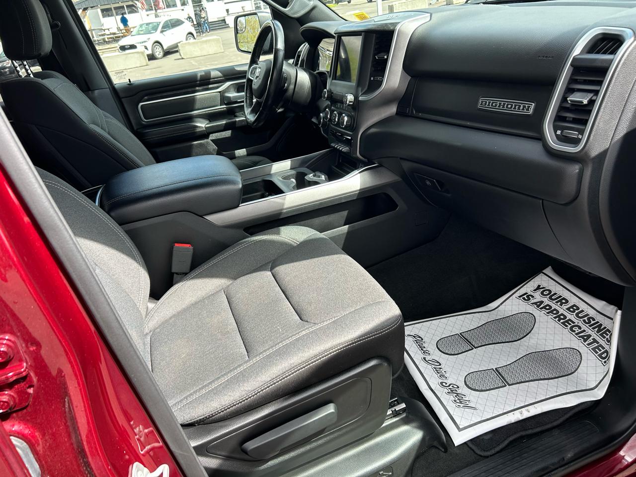 RAM 1500 4WD Crew Cab 140.5" Big Horn 2021