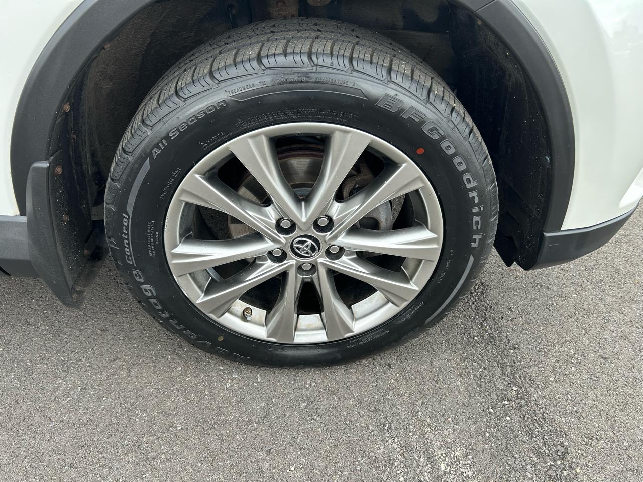 Toyota RAV4 Limited AWD 2017