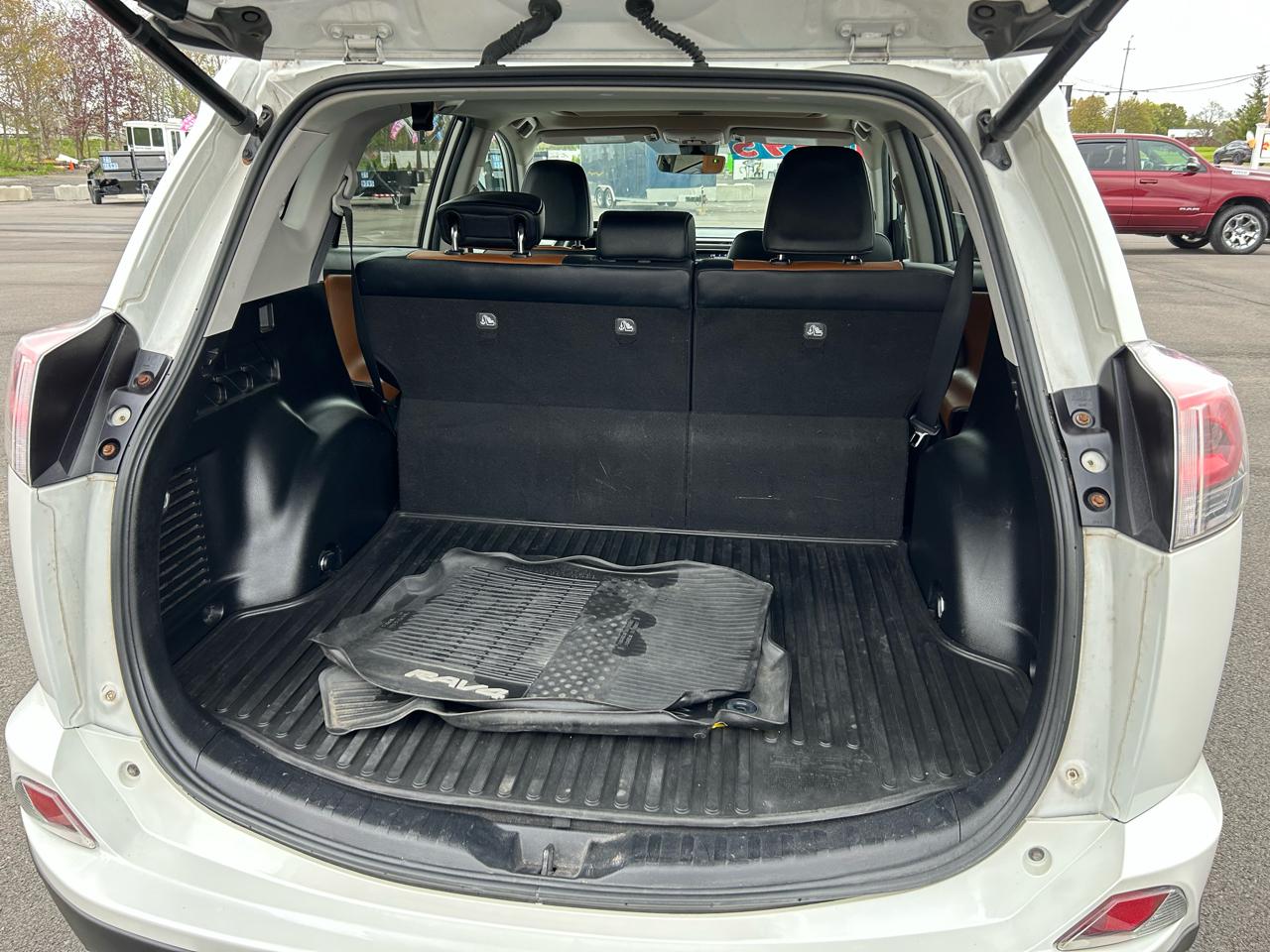 Toyota RAV4 Limited AWD 2017