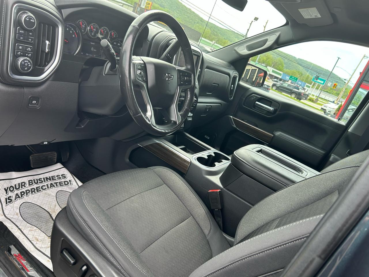 Chevrolet Silverado 1500 4WD Crew Cab 157" Custom Trail Boss 2020
