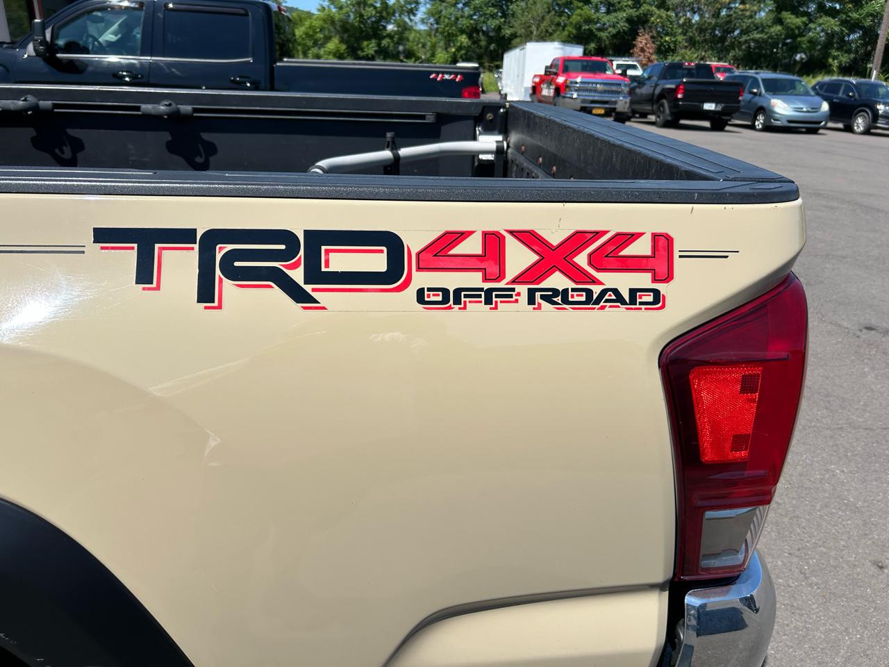 Toyota Tacoma 4WD Access Cab V6 AT TRD Off Road (Natl) 2016