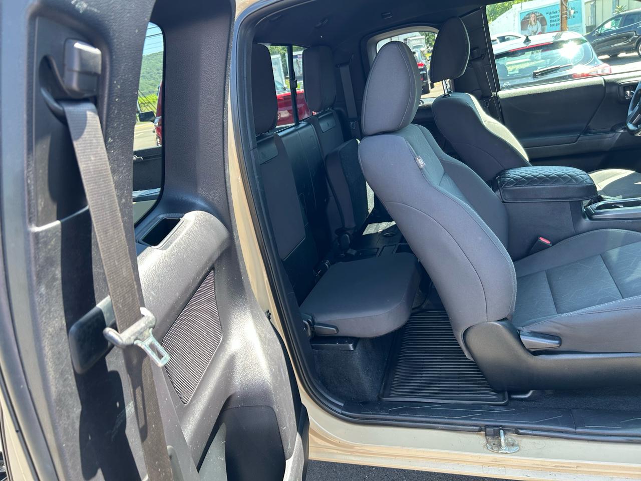Toyota Tacoma 4WD Access Cab V6 AT TRD Off Road (Natl) 2016