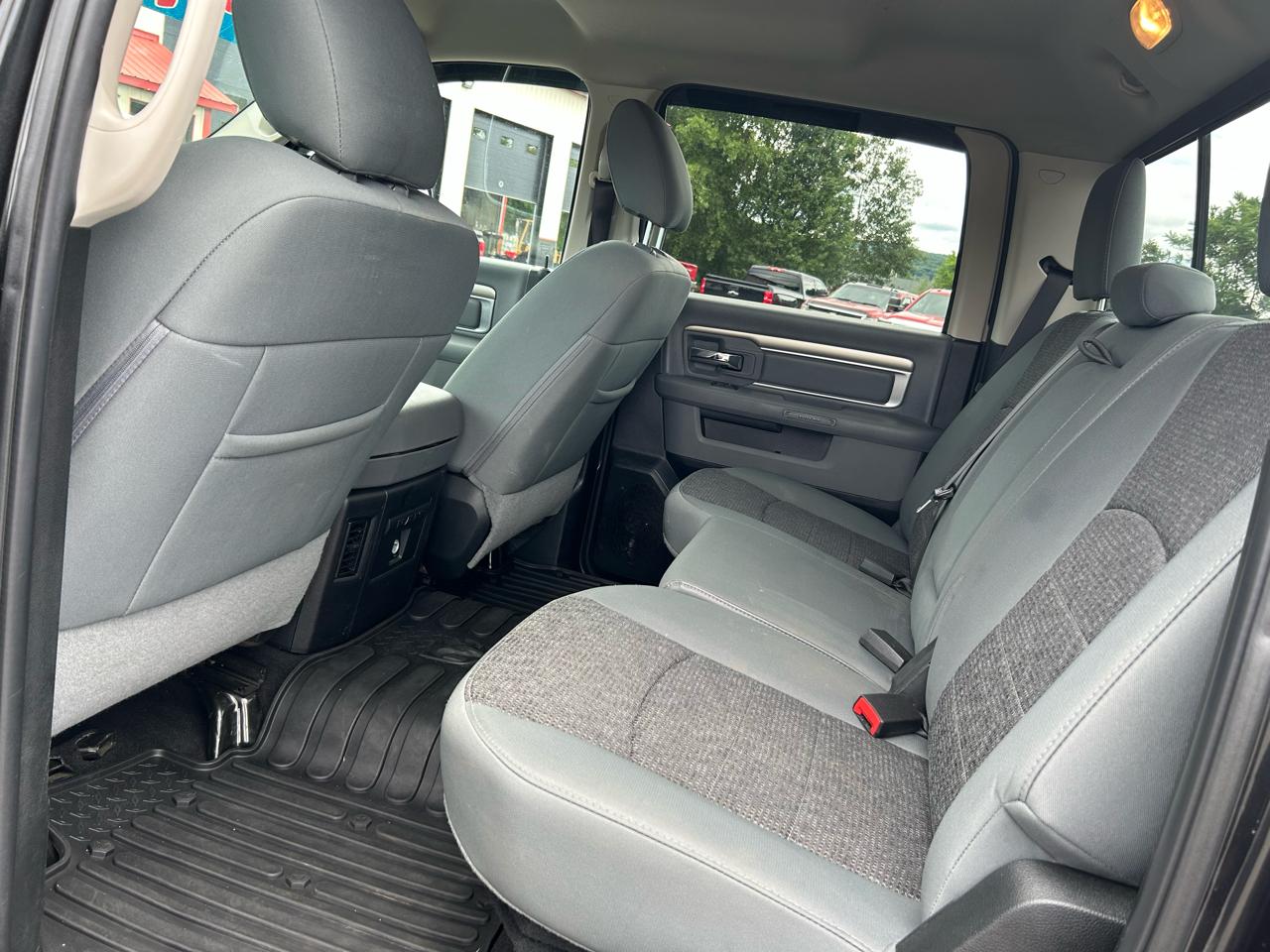 RAM 1500 2WD Crew Cab 140.5" Big Horn 2018
