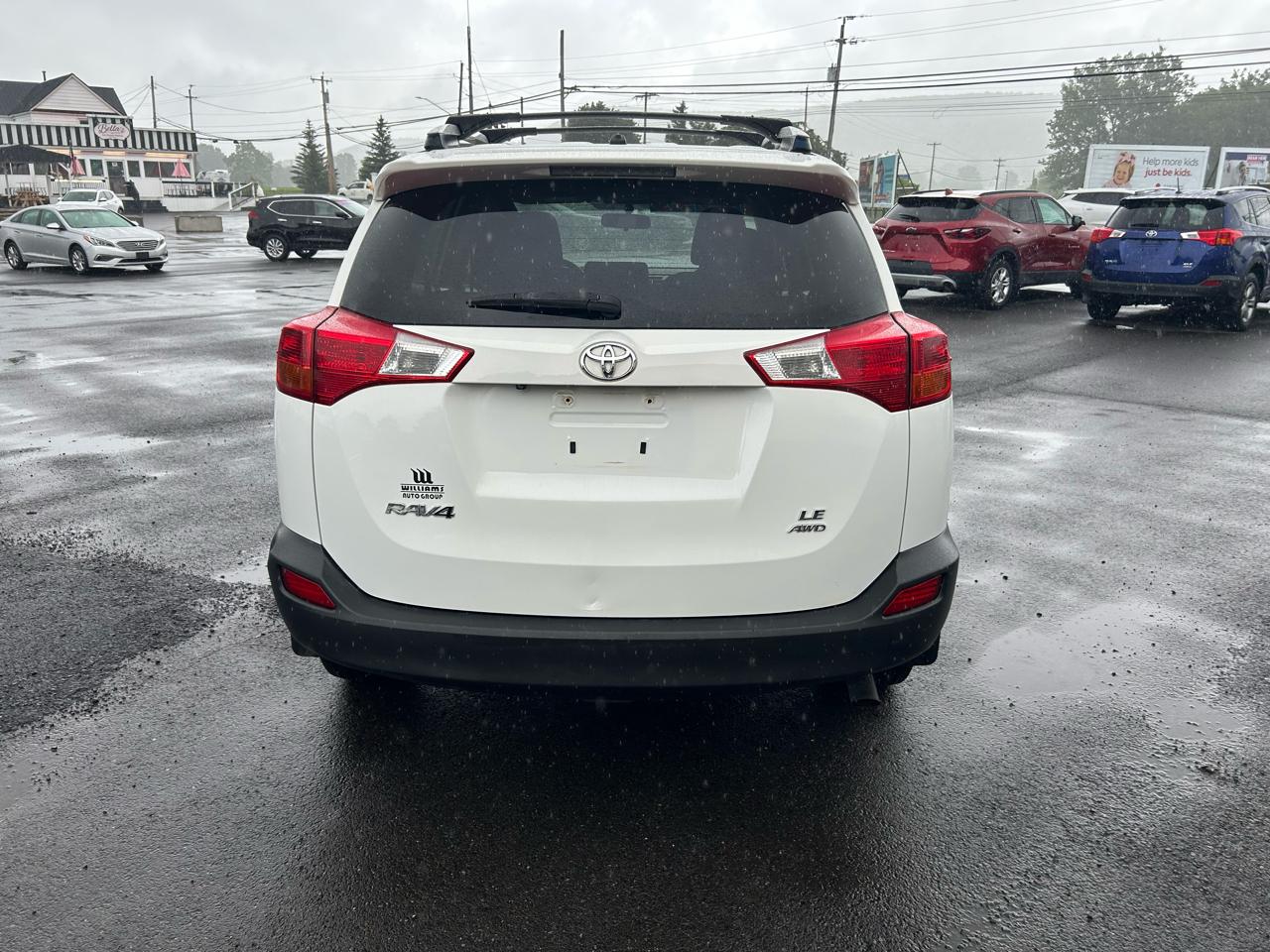 Toyota RAV4 LE AWD 2015