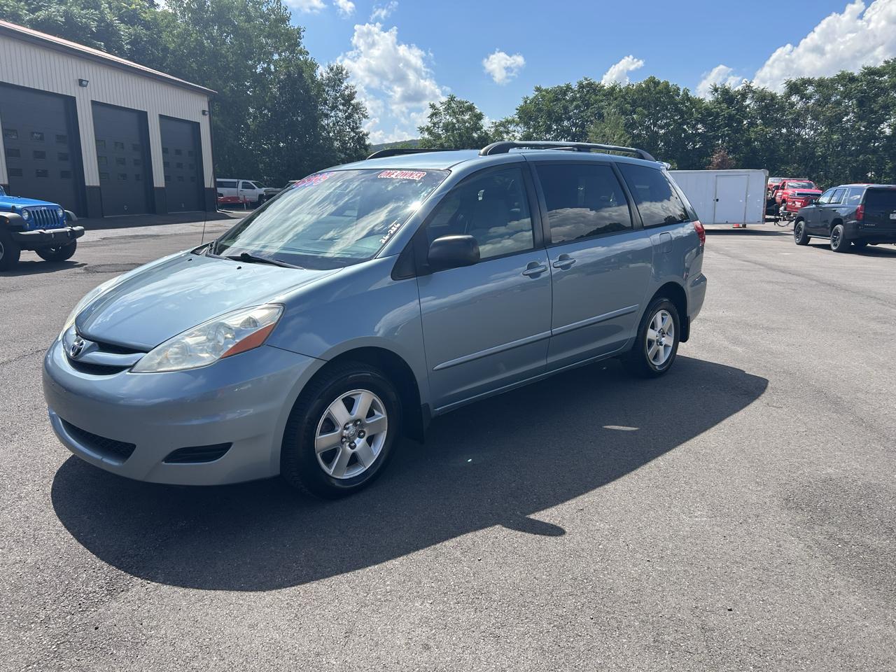Toyota Sienna LE FWD 8-Passenger Seating 2008