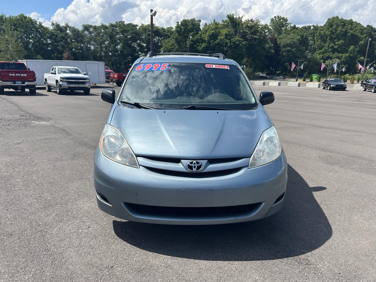 Toyota Sienna LE FWD 8-Passenger Seating 2008
