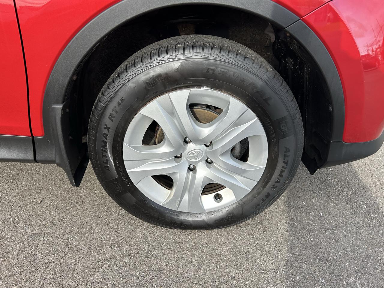 Toyota RAV4 LE AWD 2013