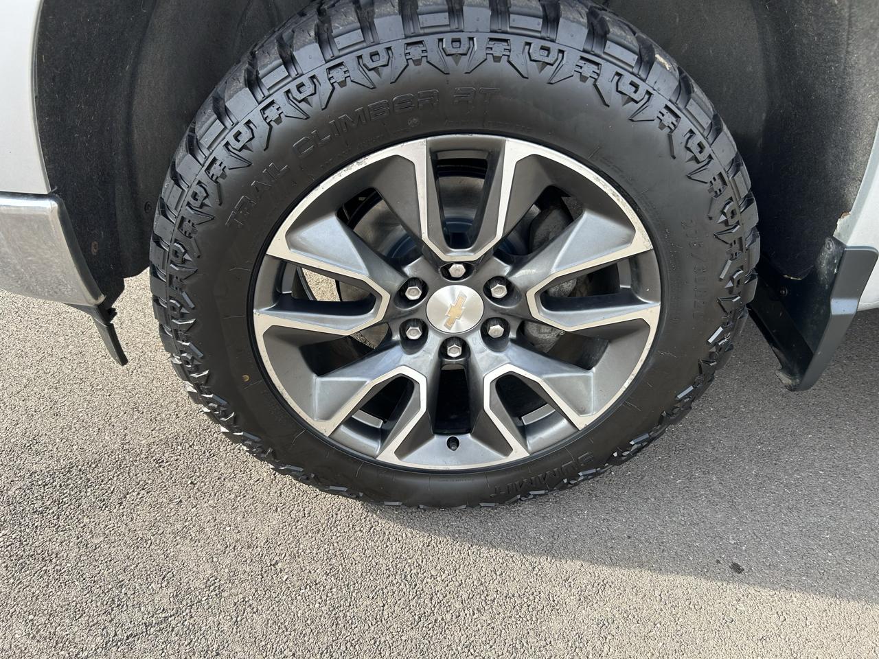 Chevrolet Silverado 1500 LT Crew Cab 4WD SWB 2022