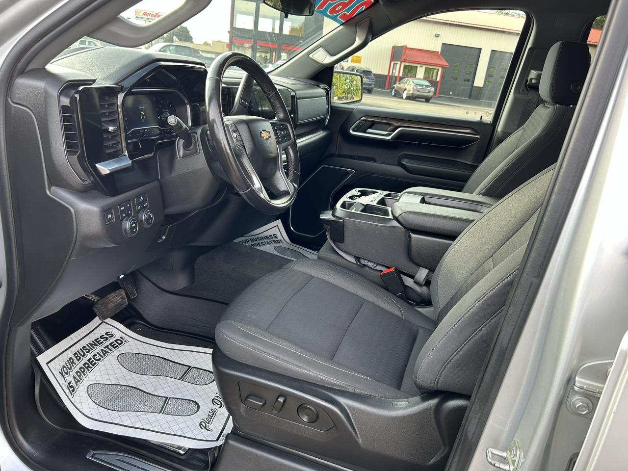 Chevrolet Silverado 1500 LT Crew Cab 4WD SWB 2022