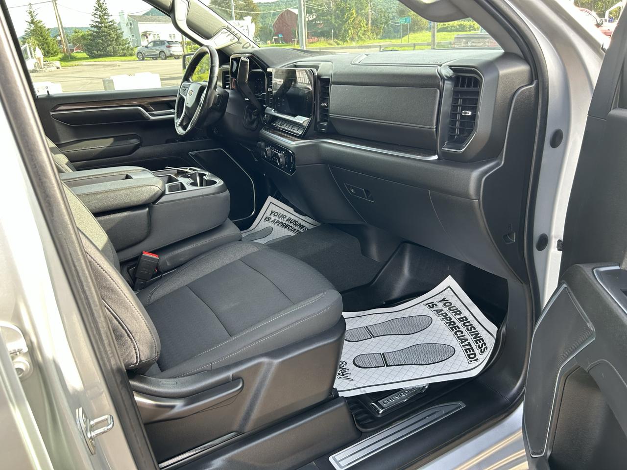Chevrolet Silverado 1500 LT Crew Cab 4WD SWB 2022