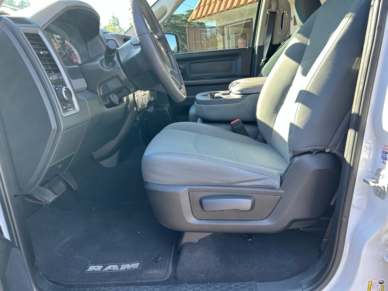 RAM 1500 Tradesman Quad Cab 2WD 2018 RAM 1500 Tradesman Quad Cab 2WD 2018