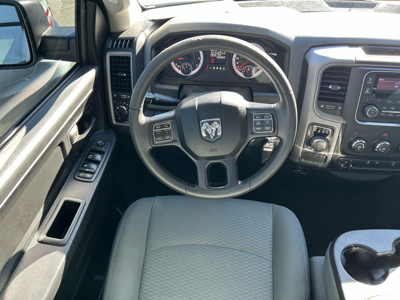 RAM 1500 Tradesman Quad Cab 2WD 2018 RAM 1500 Tradesman Quad Cab 2WD 2018