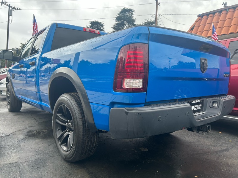 2022 Ram 1500 SLT photo 4